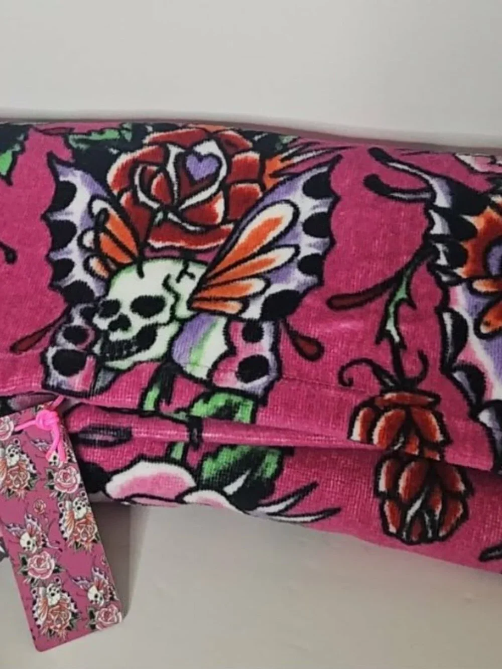 NWT Ed Hardy 3-Piece Towel Set Pink Skull Rose Tattoo Print Bath Hand Towels